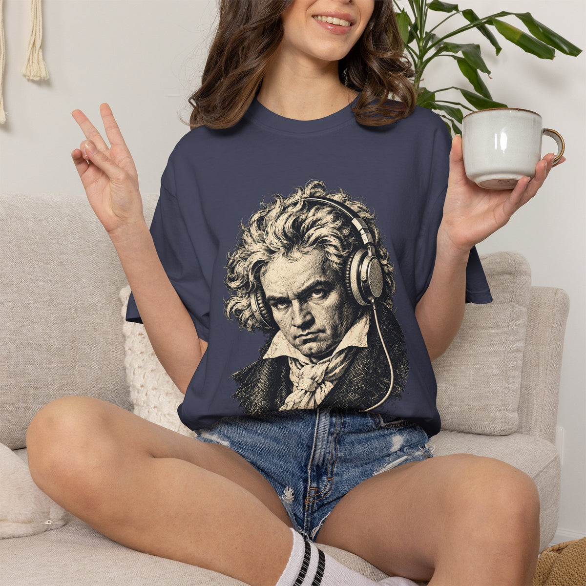Beethoven Unplugged t-shirt: Ludwig van Beethoven portrait wearing headphones