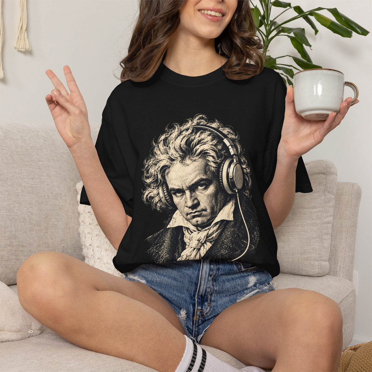 Beethoven Unplugged t-shirt: Ludwig van Beethoven portrait wearing headphones