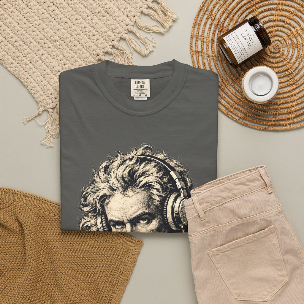 Beethoven Unplugged t-shirt: Ludwig van Beethoven portrait wearing headphones