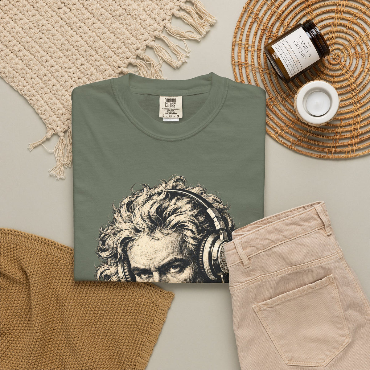Beethoven Unplugged t-shirt: Ludwig van Beethoven portrait wearing headphones
